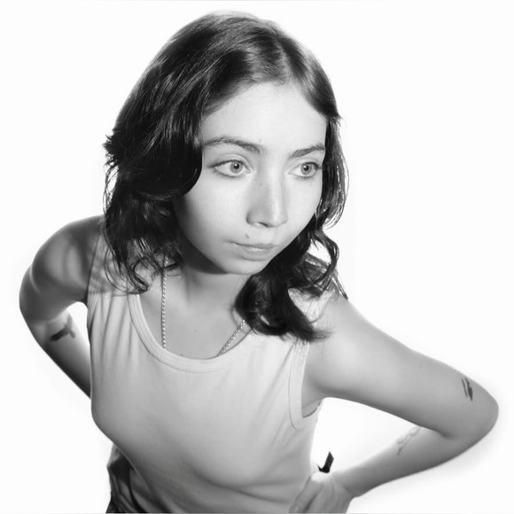 ariellaguthrie